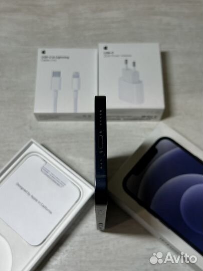 iPhone 12, 64 ГБ