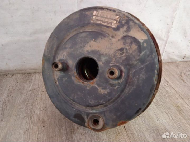 Вакуумный усилитель тормозов Opel Astra J 2010