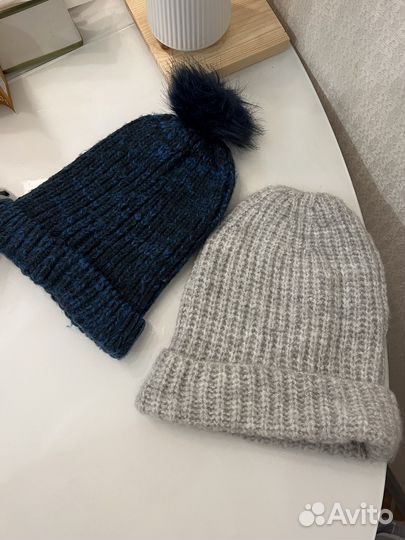 Женские зимние шапки и шарфы цена за все