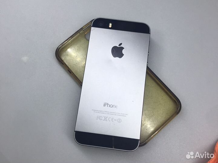 Телефон iPhone 5s