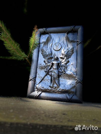 Люцифер шикарный алтарный образ из дуба