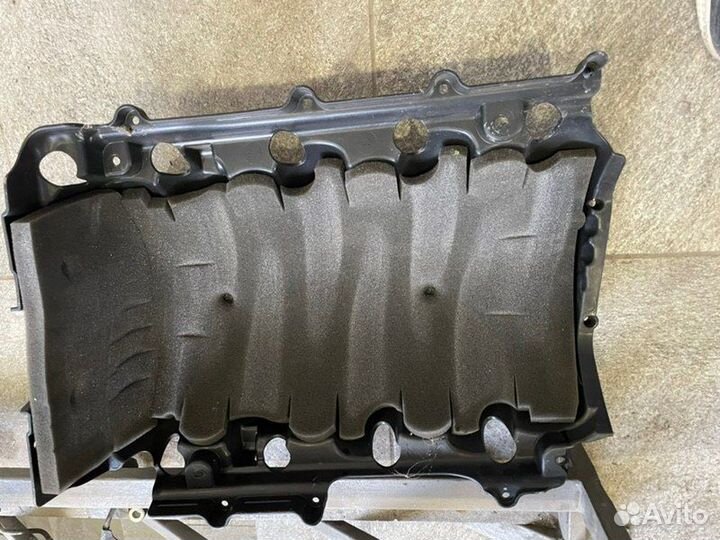 Крышка впускного коллектора Cadillac Escalade GMT