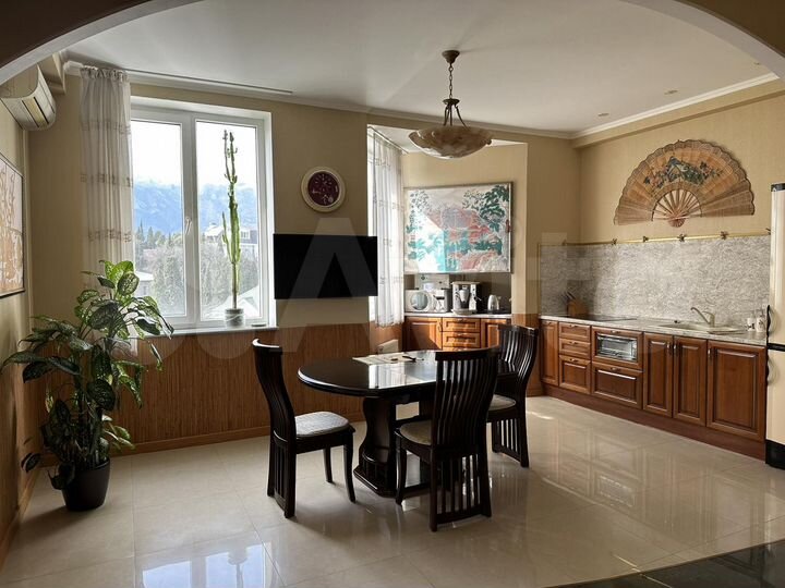 3-к. квартира, 144 м², 8/11 эт.