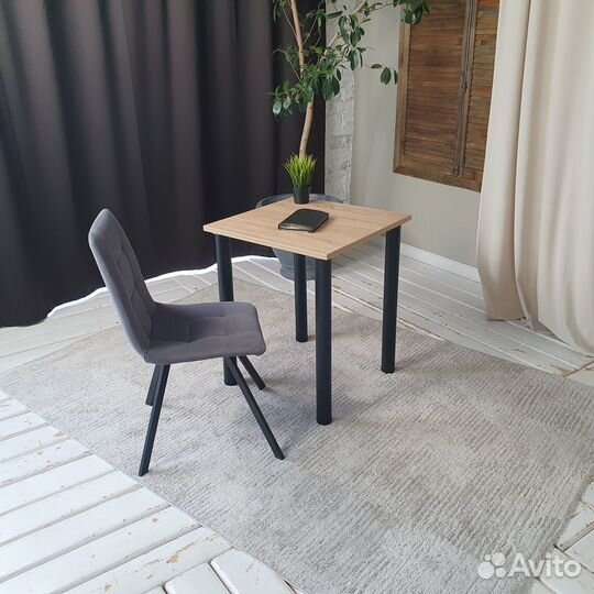 Письменный стол Дуб 60*60 см. Черные ножки