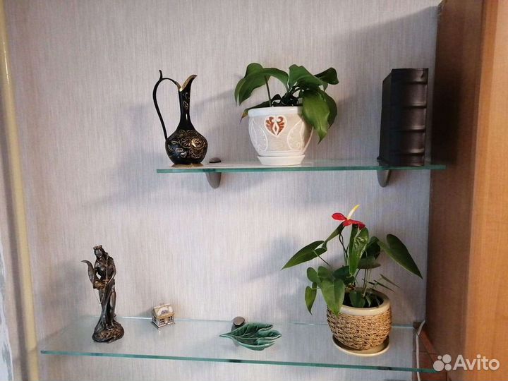 Полки настенные 2 шт, б/у закалённое стекло