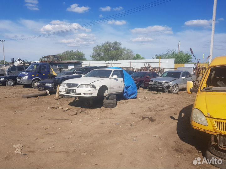 Заднее левое стекло ваз 2115