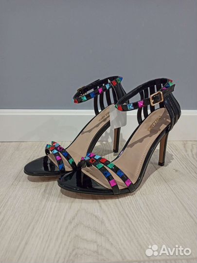 Босоножки 39 новые