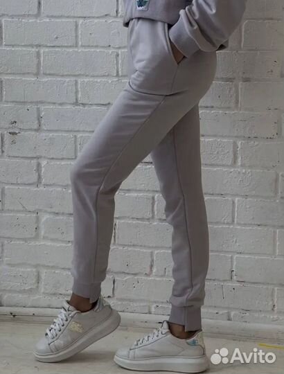 Новый Спортивный костюм