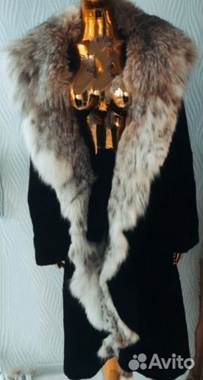 Шуба норковая с капюшоном из рыси