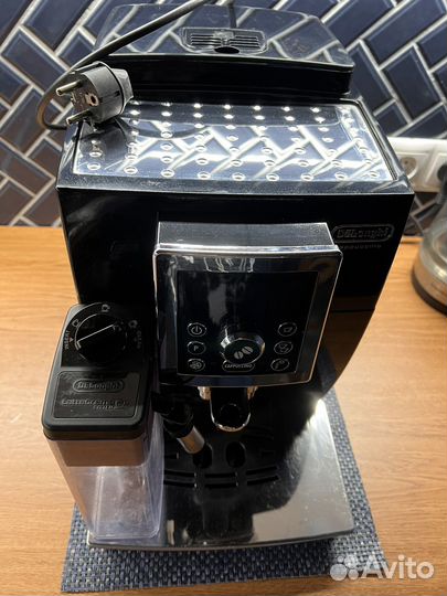 Кофемашина delonghi