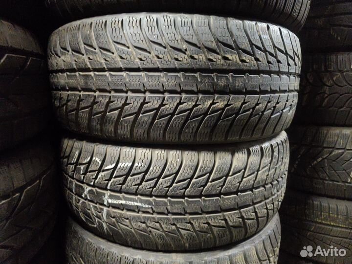 Nokian Tyres WR SUV 3 235/55 R17