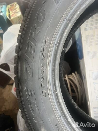 Pirelli Ice Zero 215/60 R17 100T