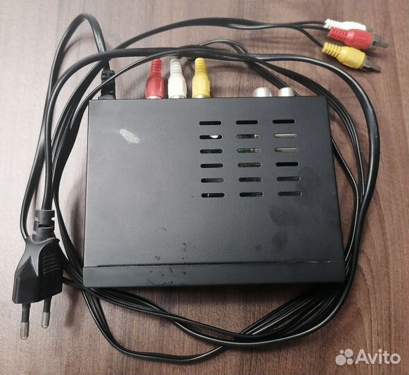 Ресивер DVB-T2 D-Color DC1301HD