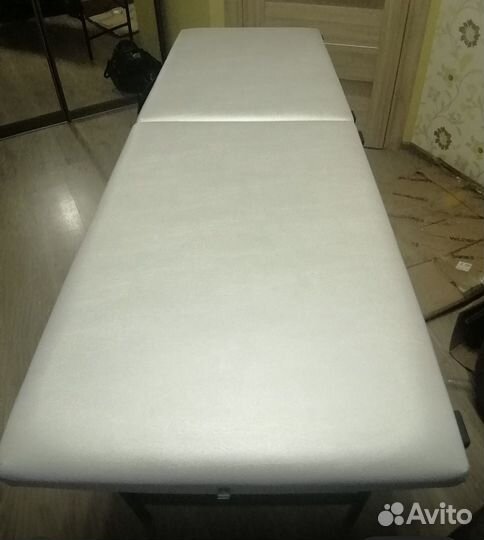 Массажная кушетка