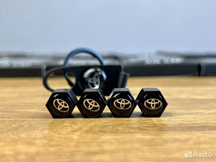 Брелок с колпачками на нипель