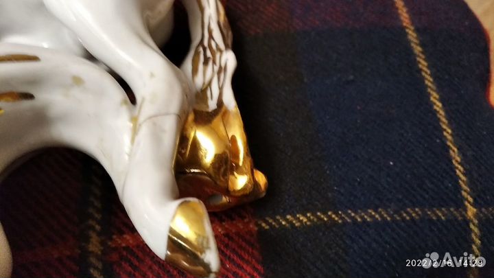 Фарфоровый конь