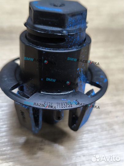 Держатель капота передний BMW X5 G05 рест. G05