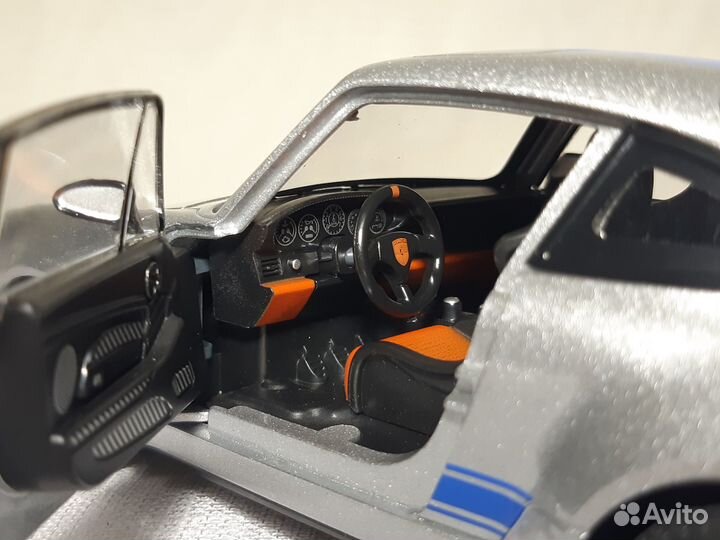 Модель Porsche 911 (964) Carrera RS (масштаб 1:24)