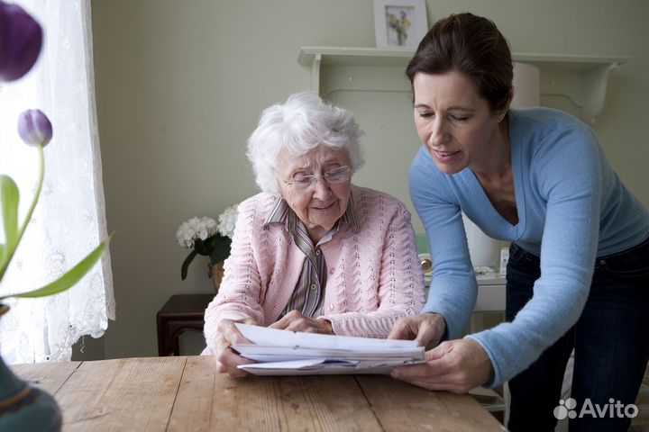 Услуги сиделки для пожилого с деменцией
