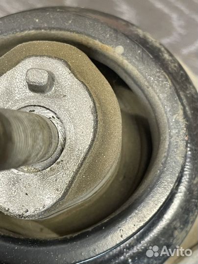 Опора двигателя VW Touareg Audi Q7 7L6199131A