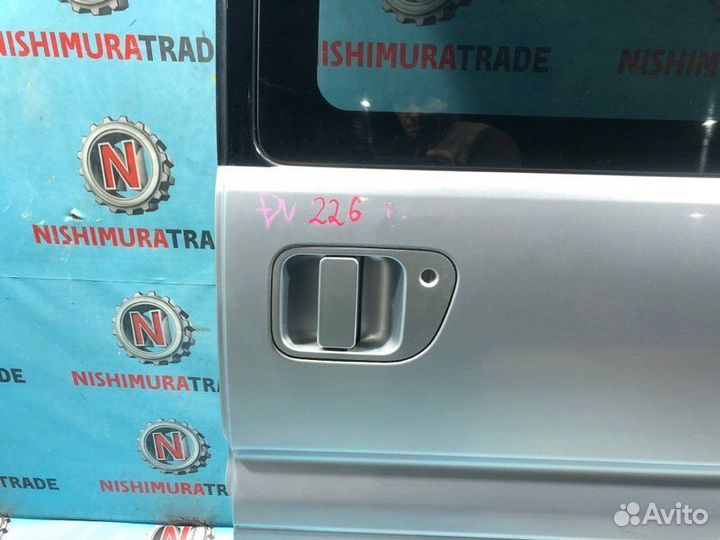 Дверь боковая задняя левая Mitsubishi Delica PD6W