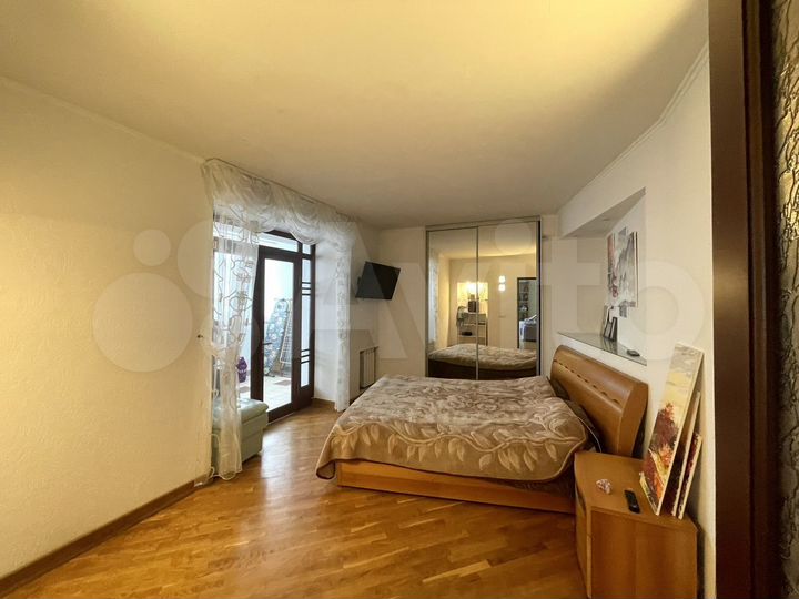 4-к. квартира, 129,6 м², 9/10 эт.