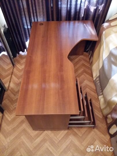 Угловой письменный стол бу