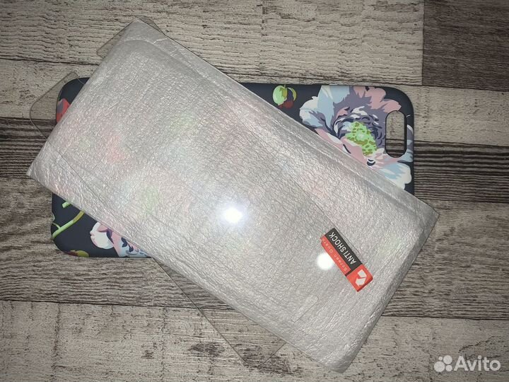 Коробка от iPhone 6s с чехлом