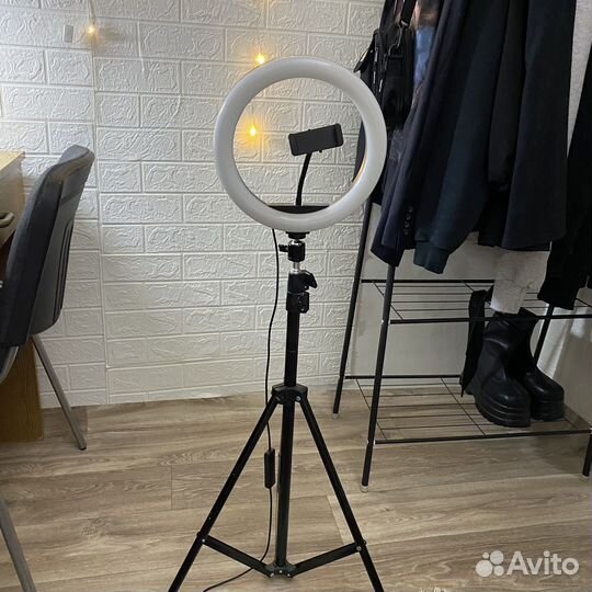 Кольцевая лампа со штативом