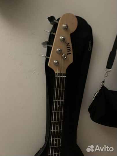 Бас гитара irin + комбоусилитель joyo + чехол