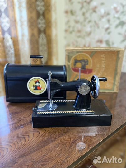 Машинка швейная детская