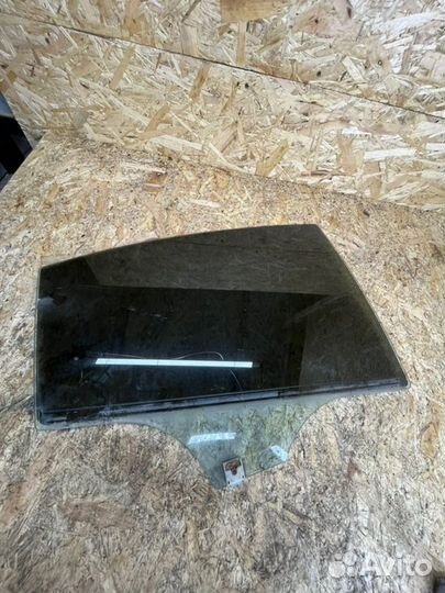 Стекло двери заднее правое Mazda Mazda6 GH 1.8