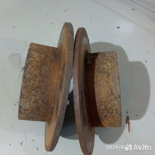 Тормозные диски задние на audi 100 с3