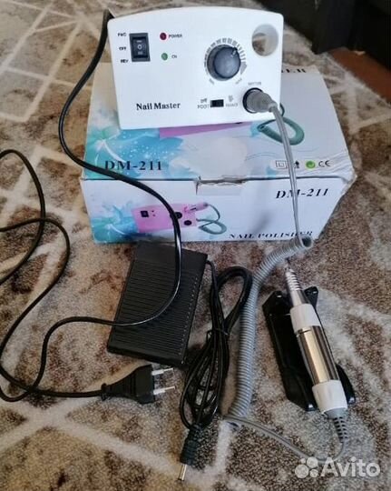 Пылесос и машинка для маникюра