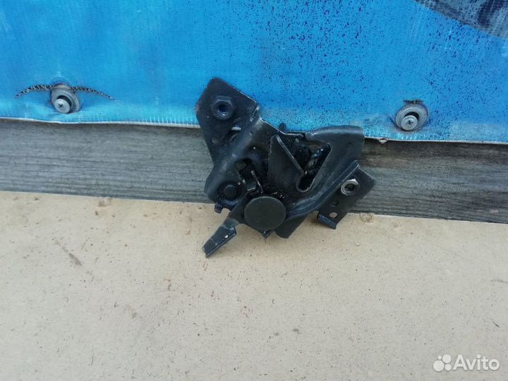 Замок капота Ford Fusion 2002 - 2012 г. в