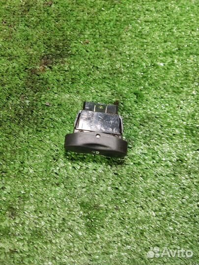 Кнопка стеклоподъемника передняя Renault Logan