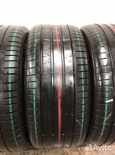 Pirelli P Zero PZ4 275/40 R20 и 315/35 R20 110W