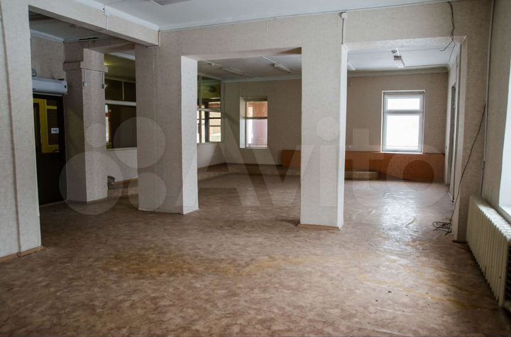 Здание, 1073 м²
