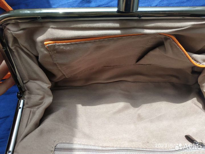 Оранжевый радикюль