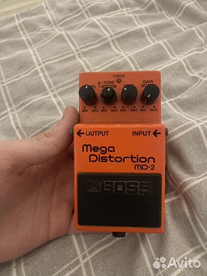 Гитарная педаль boss mega distortion md-2