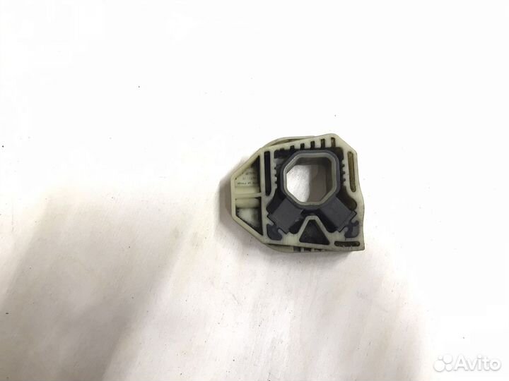 Кронштейн крепления радиатора Superb 2