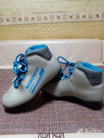 Лыжные ботинки