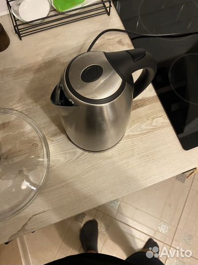 Продам чайник Vitek 1169 SR