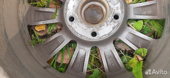 Литые диски для автомобиля