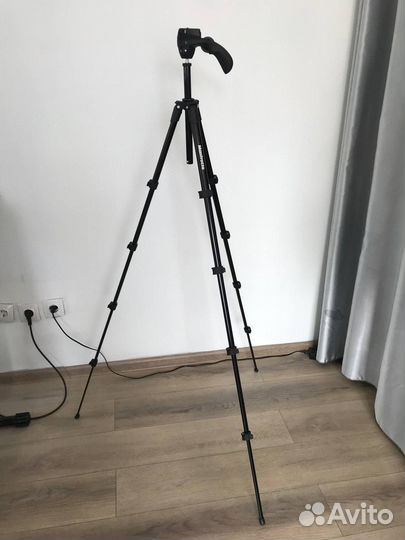 Штатив для фотоаппарата