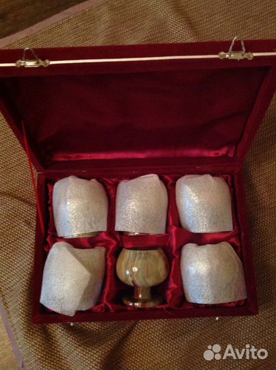 Рюмки из оникса в подарочной упаковке