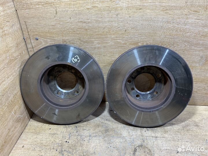 Комплект передних тормозных дисков BMW E90 D147