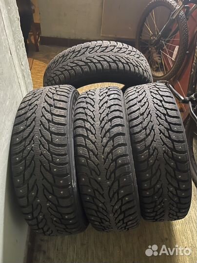 Nokian Tyres Hakkapeliitta 9 SUV 215/65 R17