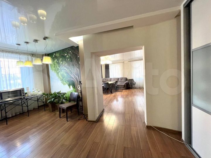 4-к. квартира, 131,8 м², 4/9 эт.