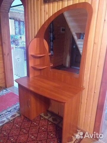 Тумба с зеркалом в спальню в идеал состоянии